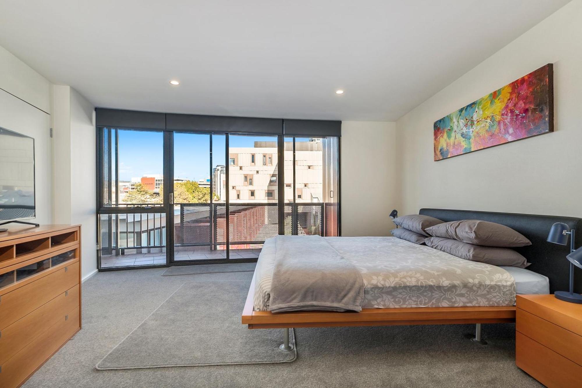 Apartment Inner-city 2 Bedroom - Perfectly Located