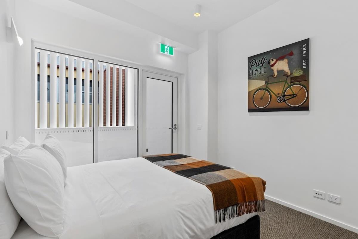 Historical Victoria Tavern Two Apartment Hobart