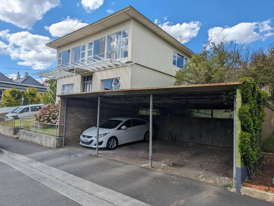 Bayley 2 - Walk To From 2 Bedroom With And Mountain Views Apartment *