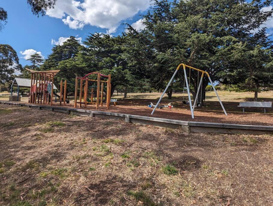 Bayley 2 - Walk To From 2 Bedroom With And Mountain Views * Hobart