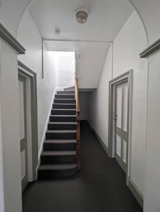 Apartment Bayley 2 - Walk To From 2 Bedroom With And Mountain Views