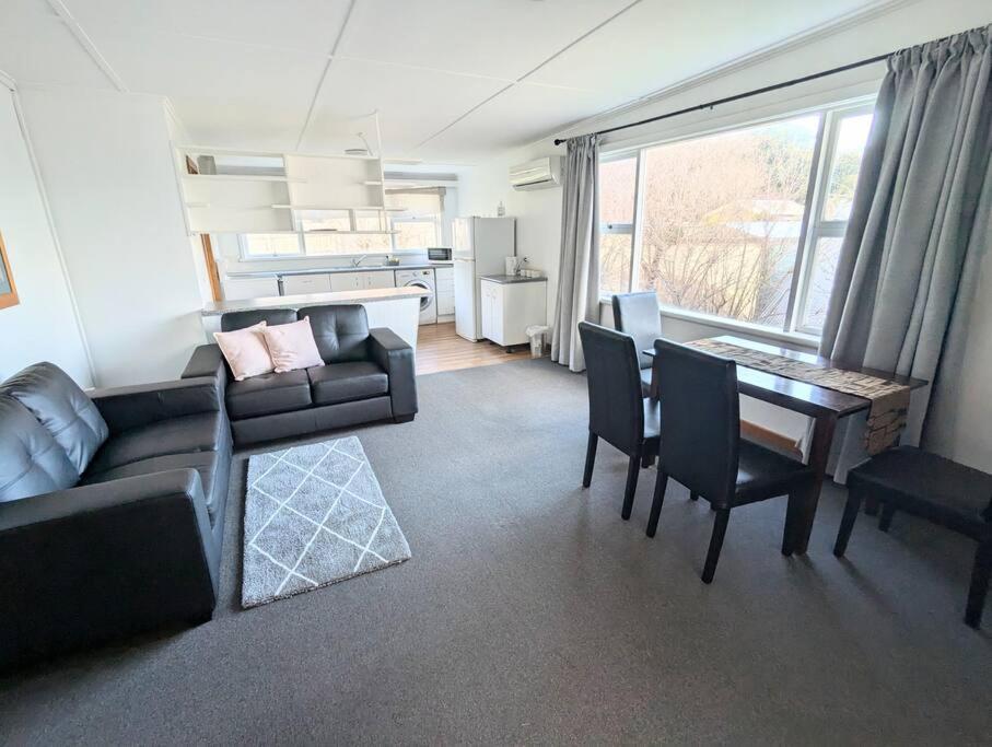 Bayley 2 - Walk To From 2 Bedroom With And Mountain Views *