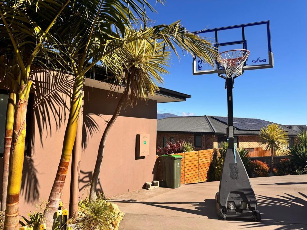4 Bed 2 Storey House With Views Near