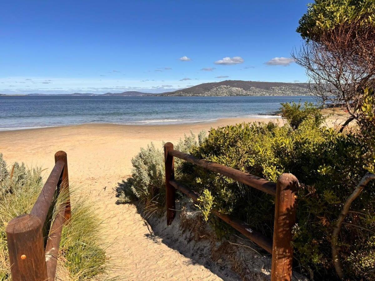 4 Bed 2 Storey House With Views Near Holiday home Hobart