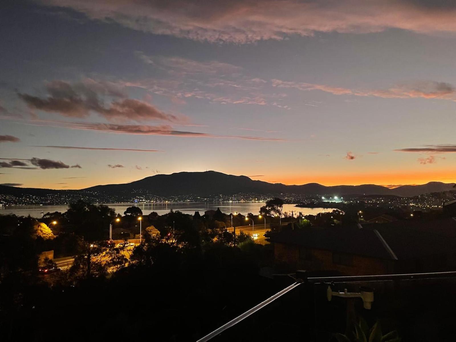 4 Bed 2 Storey House With Views Near Holiday home *