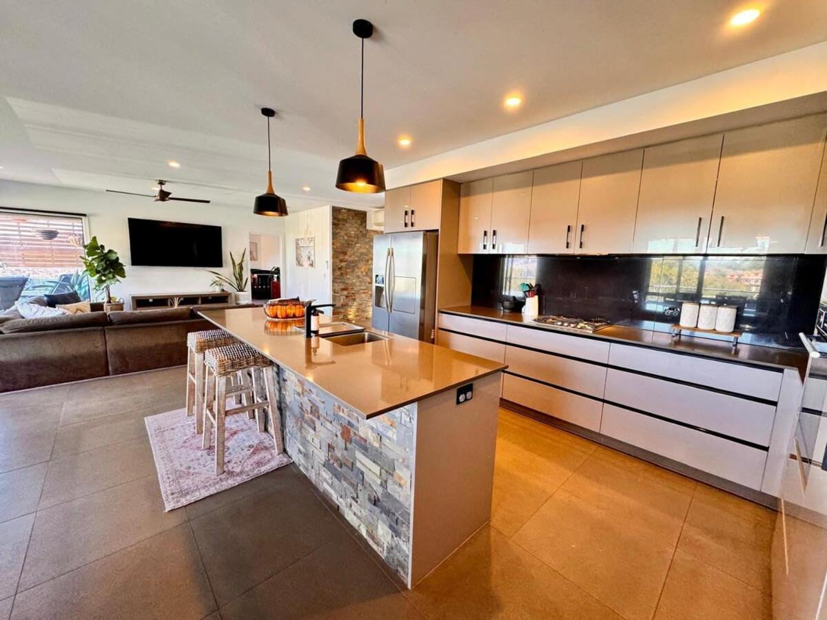 4 Bed 2 Storey House With Views Near