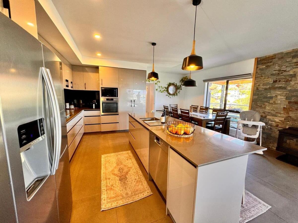 Holiday home 4 Bed 2 Storey House With Views Near Hobart