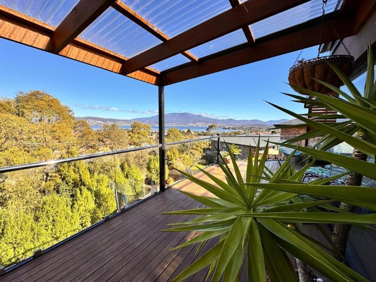 4 Bed 2 Storey House With Views Near * Hobart