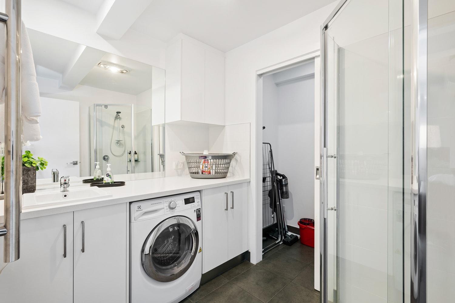 Apartment The Retreat At 165 New Renovated Unit Sleeps 6 Hobart