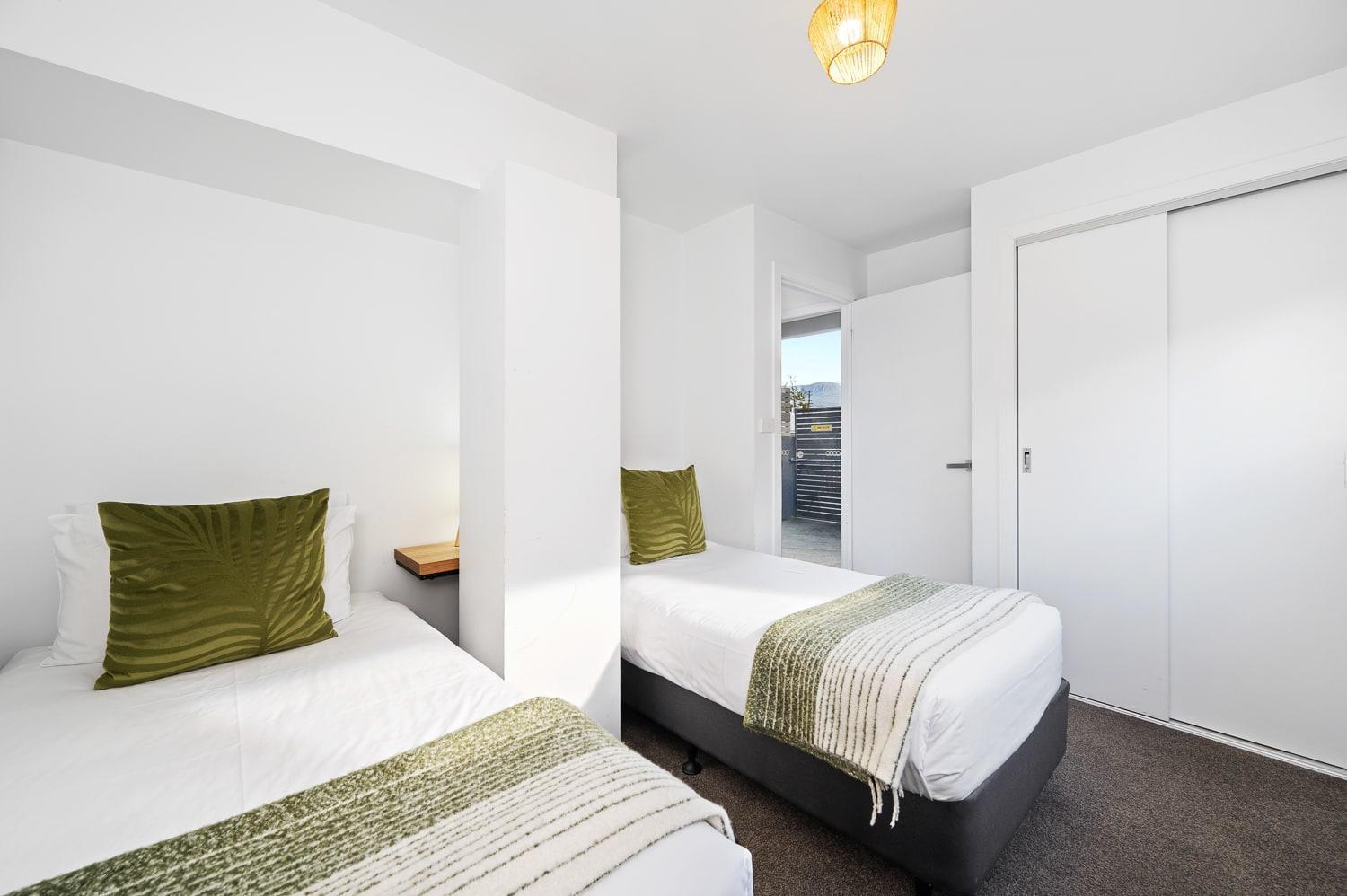 Apartment The Retreat At 165 New Renovated Unit Sleeps 6 Hobart