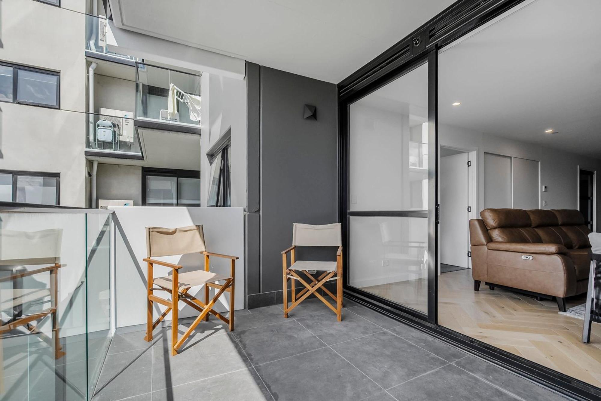 'downtown At The Elliott' Modern Style *