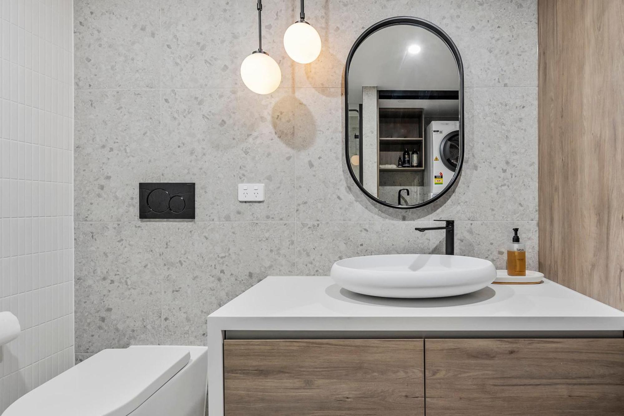 'downtown At The Elliott' Modern Style Apartment Hobart