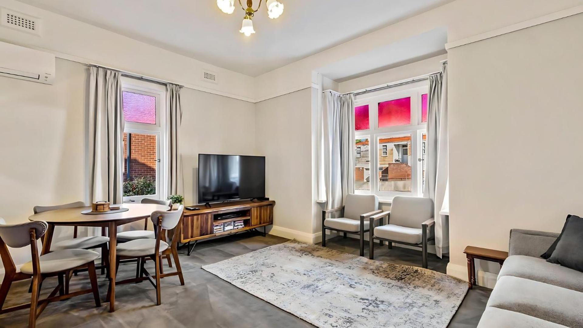 Sunny On The Fringe Of The Cbd Apartment *