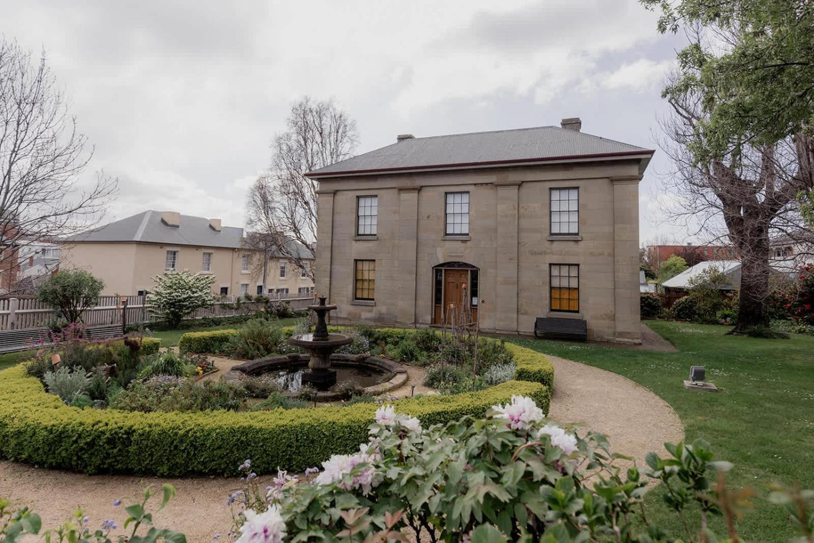 'fifteen' - Heritage Terrace In Battery Point *