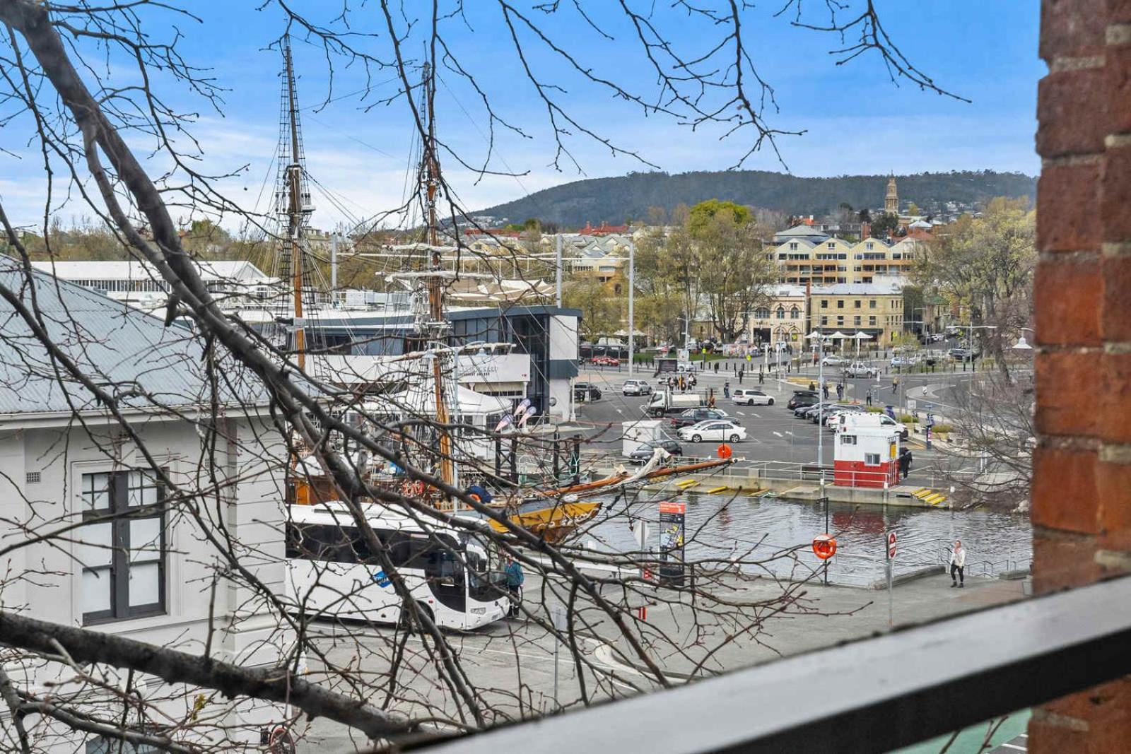 Gibson Mill Waterfront Warehouse - 201 Hobart