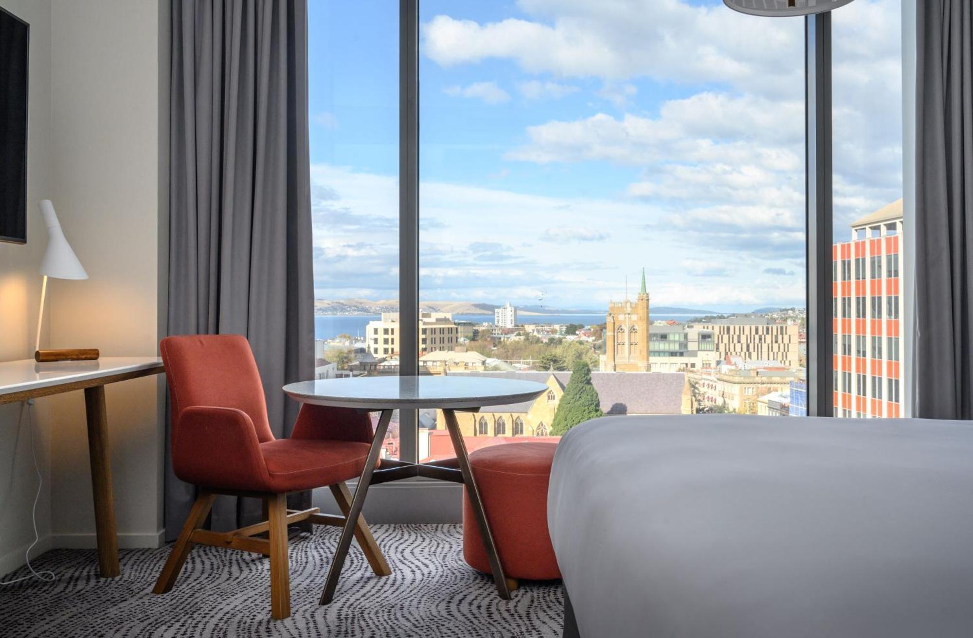 Crowne Plaza By Ihg Hotel 4*