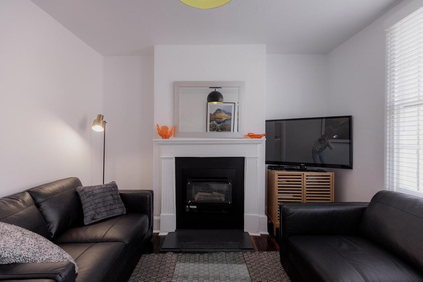 'fifteen' - Heritage Terrace In Battery Point * Hobart