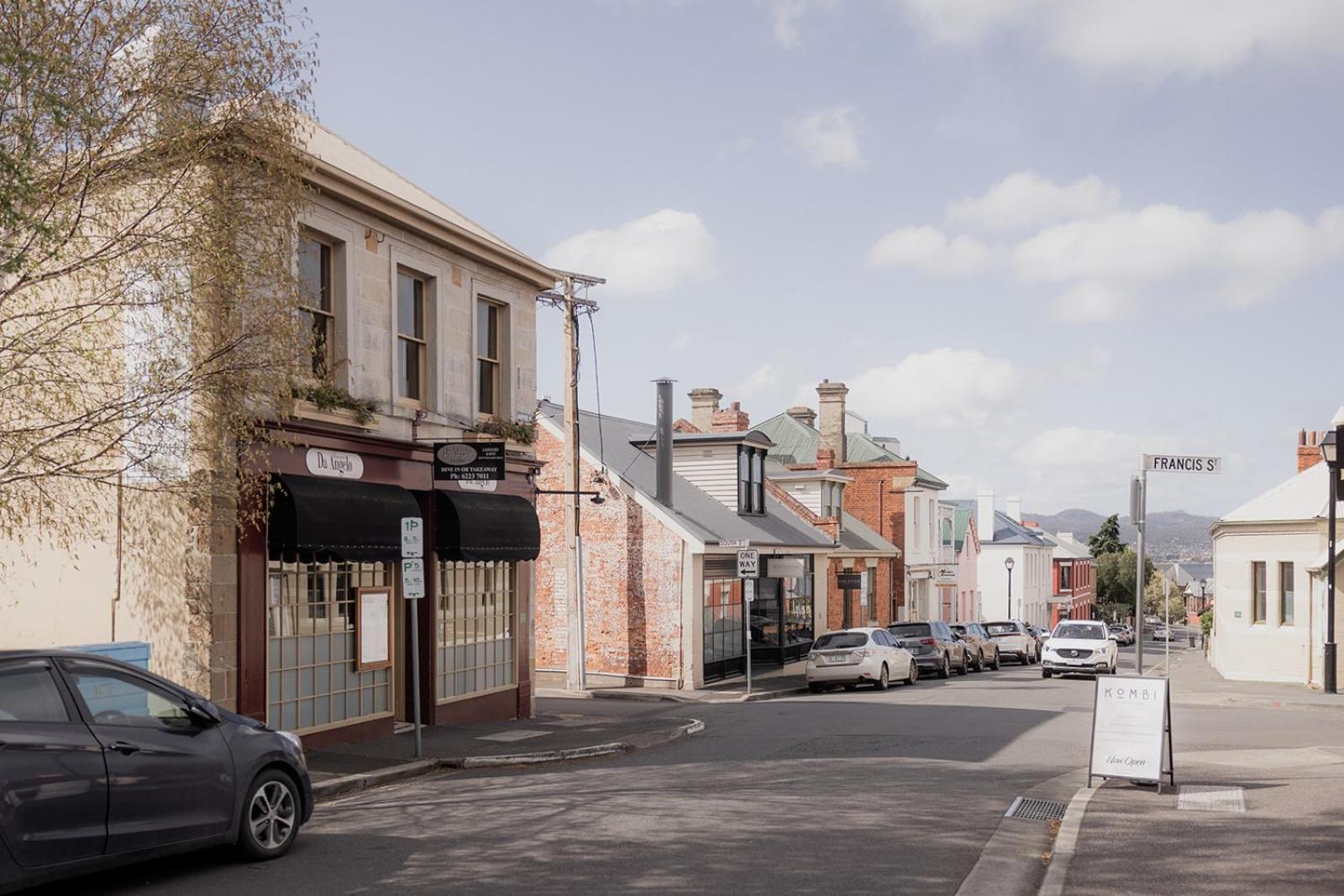 'fifteen' - Heritage Terrace In Battery Point Hobart
