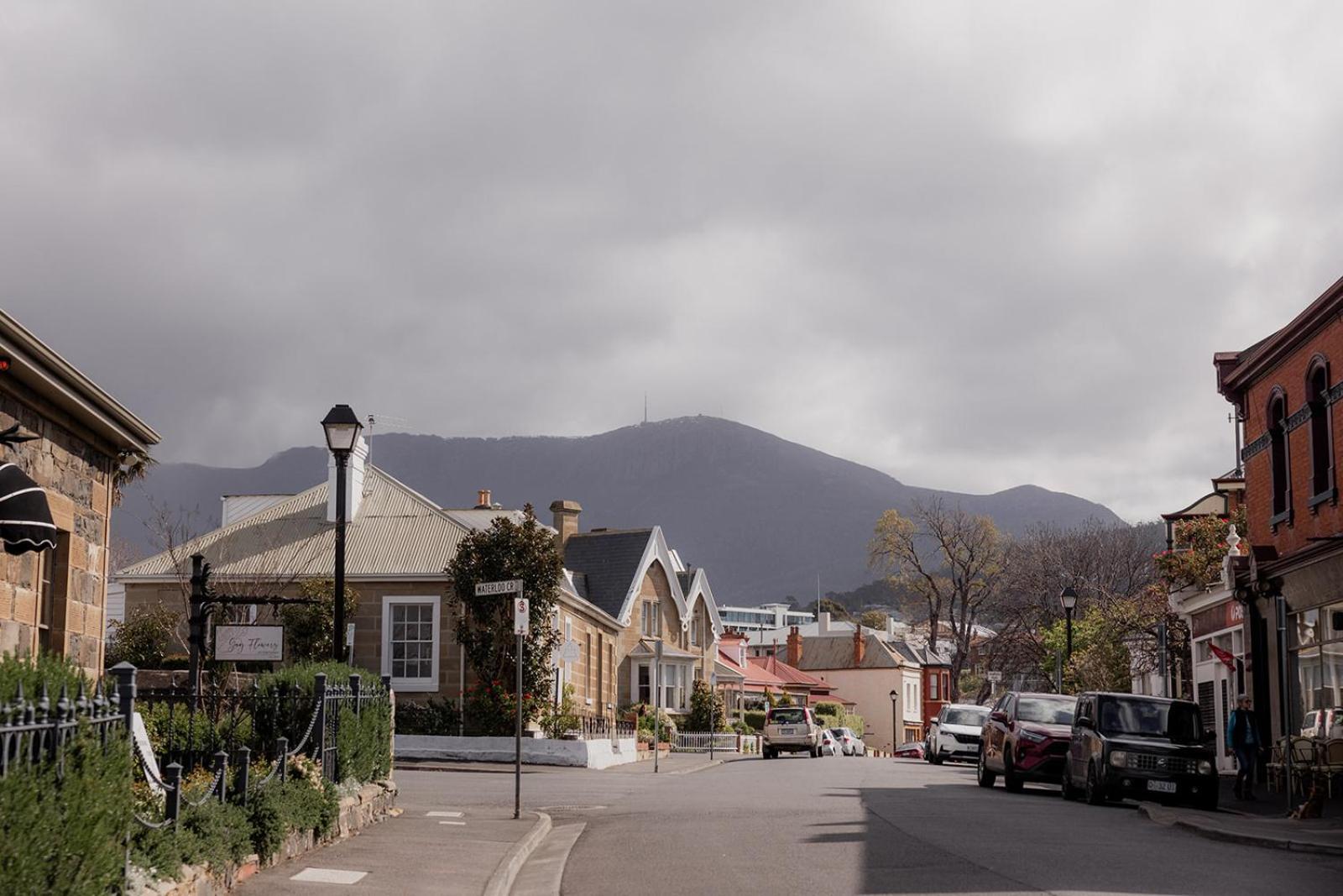 Holiday home 'fifteen' - Heritage Terrace In Battery Point *