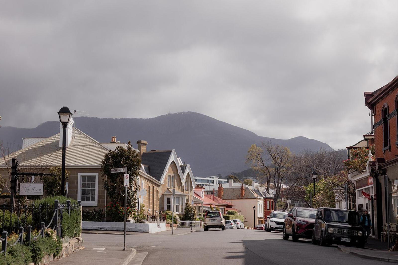 'fifteen' - Heritage Terrace In Battery Point *