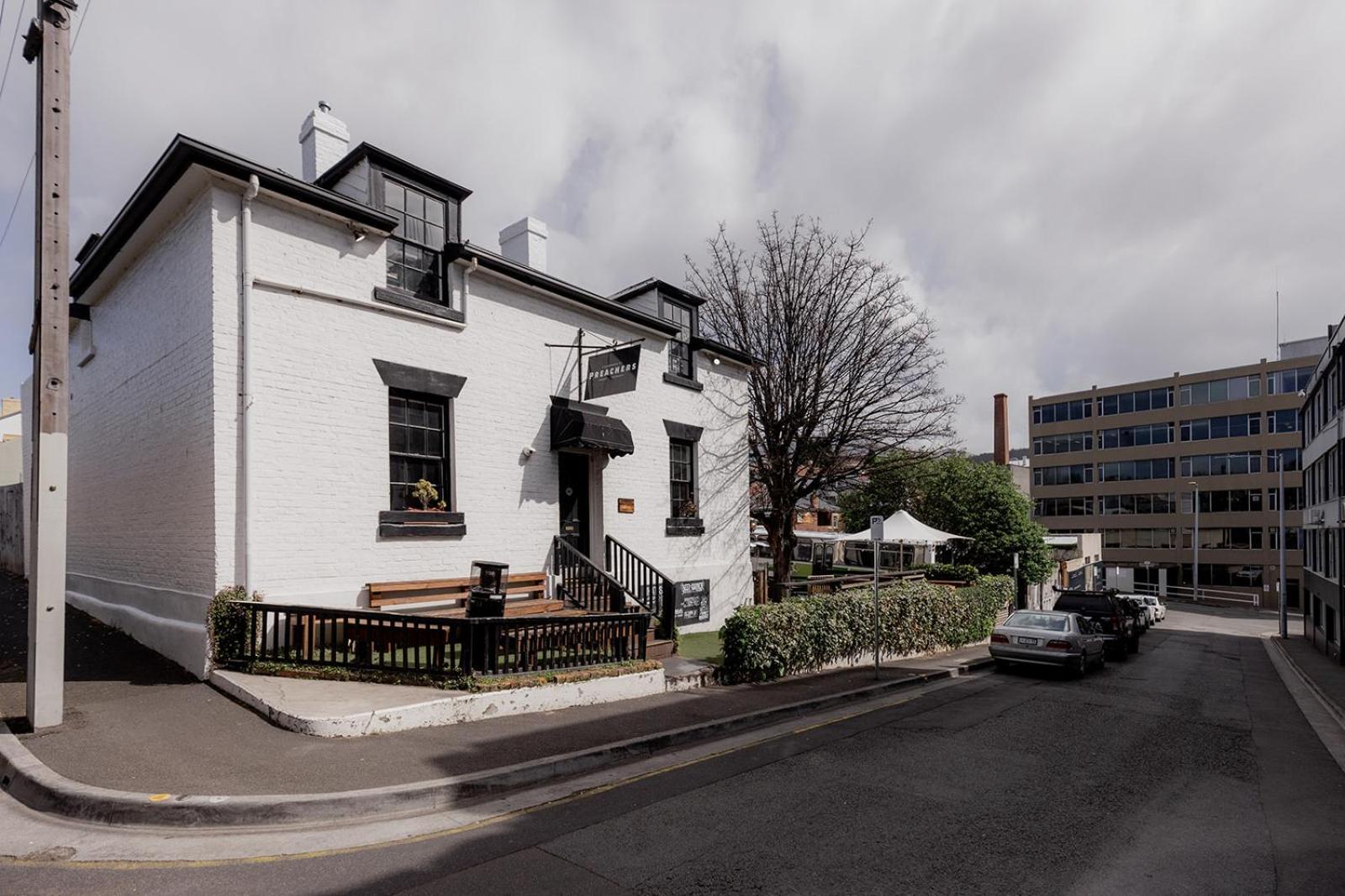 'fifteen' - Heritage Terrace In Battery Point Hobart