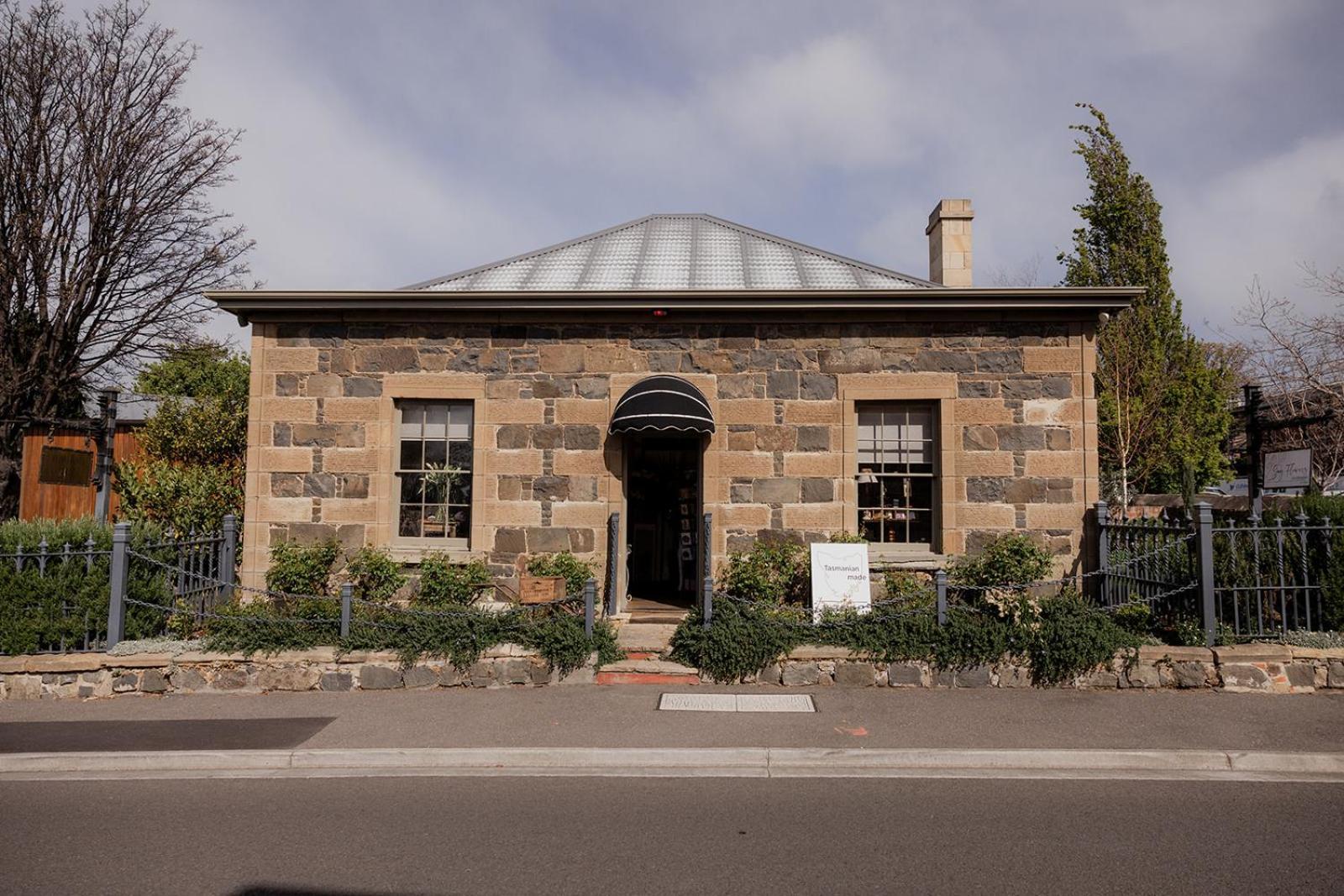 'fifteen' - Heritage Terrace In Battery Point