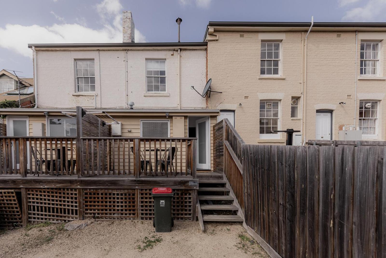 'fifteen' - Heritage Terrace In Battery Point Holiday home *