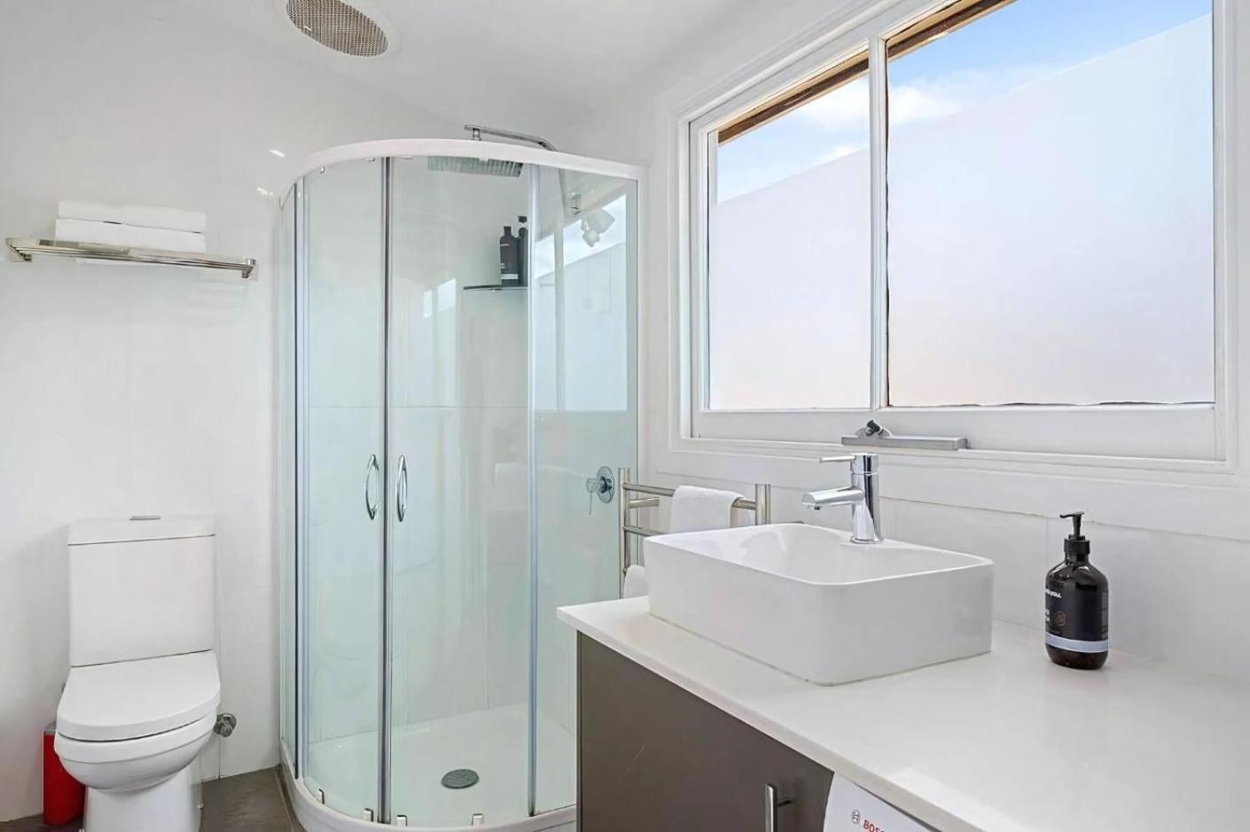 Holiday home 'thirteen' - Heritage Terrace In Battery Point *
