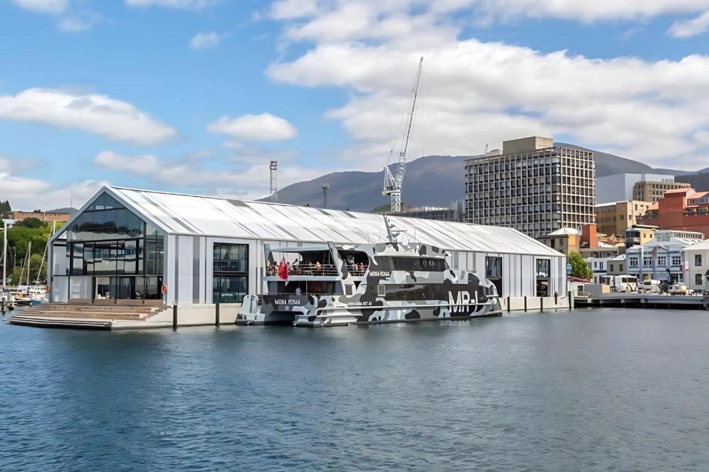 'thirteen' - Heritage Terrace In Battery Point * Hobart