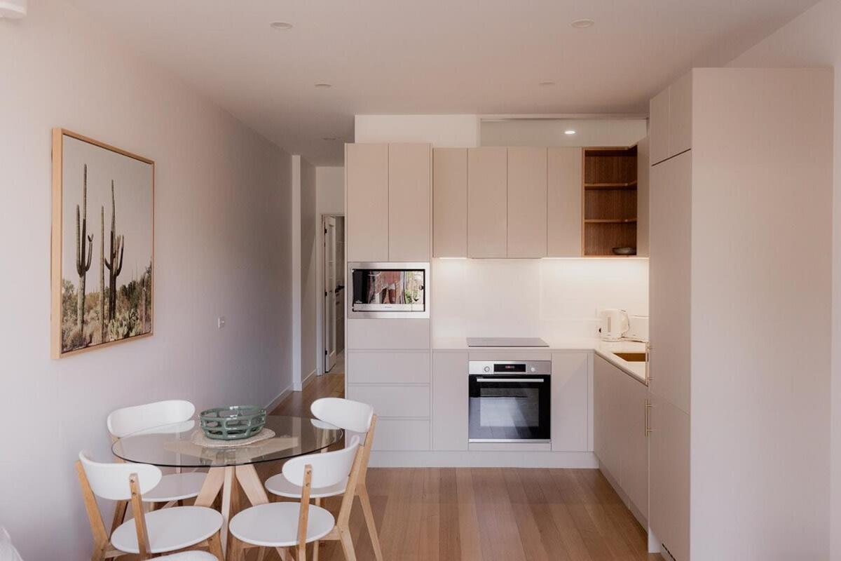 Stylish In Hobart's Cbd Apartment *