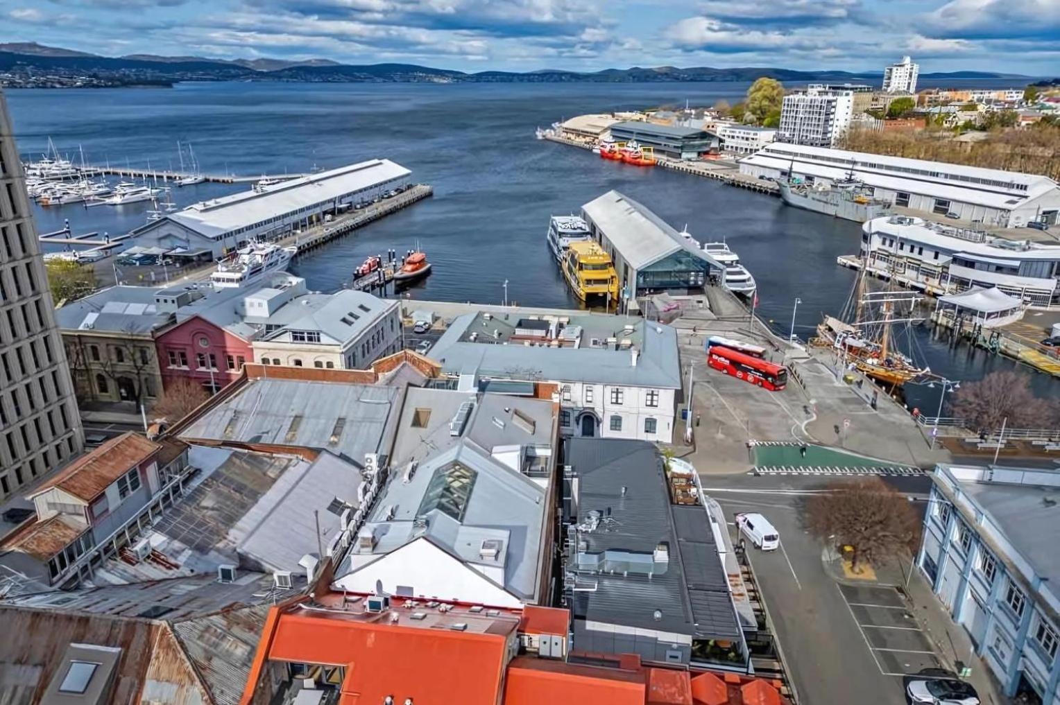 Gibson Mill Waterfront Loft - 303 Hobart