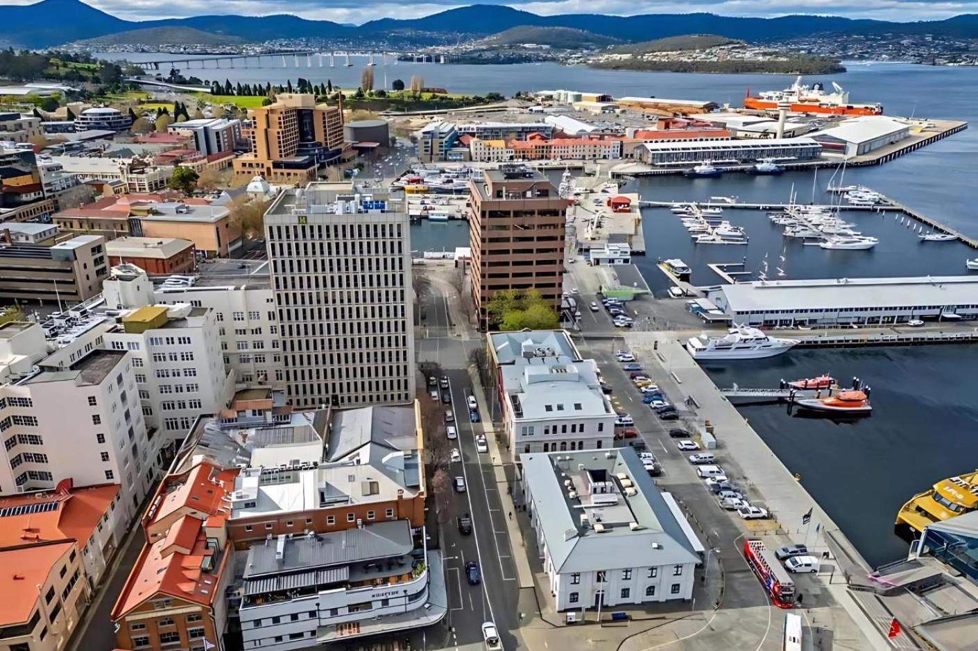 Apartment Gibson Mill Waterfront Warehouse - 204 Hobart