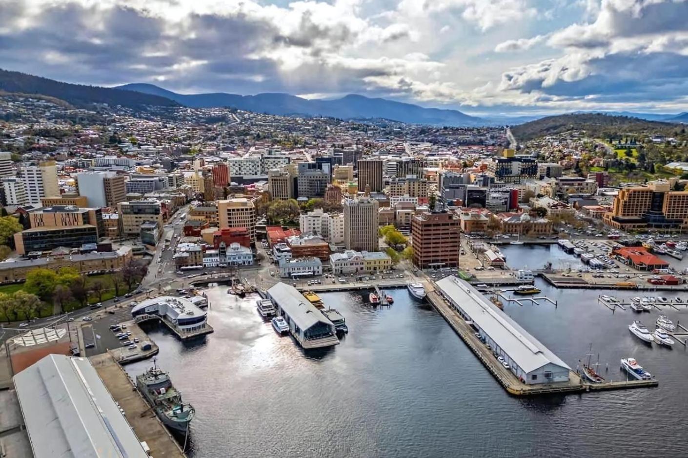 Gibson Mill Waterfront Warehouse - 204 Hobart