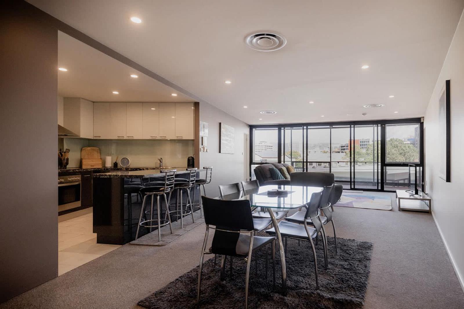 Inner-city 2 Bedroom - Perfectly Located