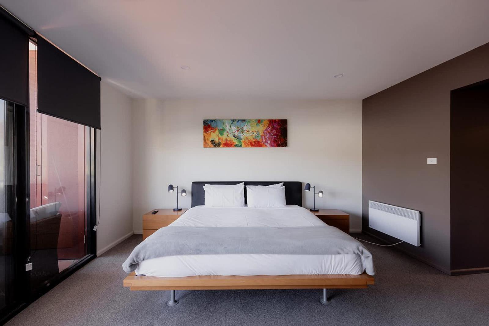 Inner-city 2 Bedroom - Perfectly Located *
