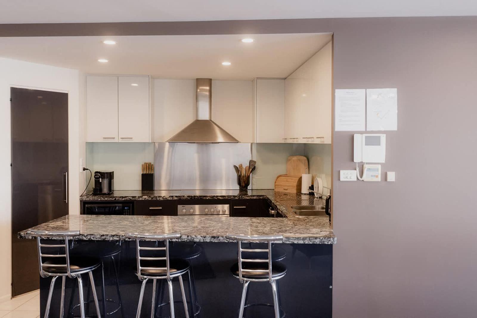 Inner-city 2 Bedroom - Perfectly Located Apartment