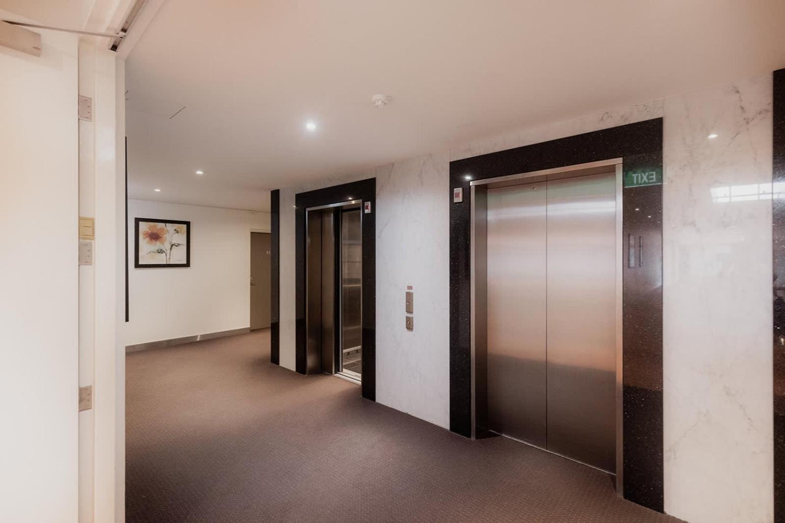 Inner-city 2 Bedroom - Perfectly Located Apartment *