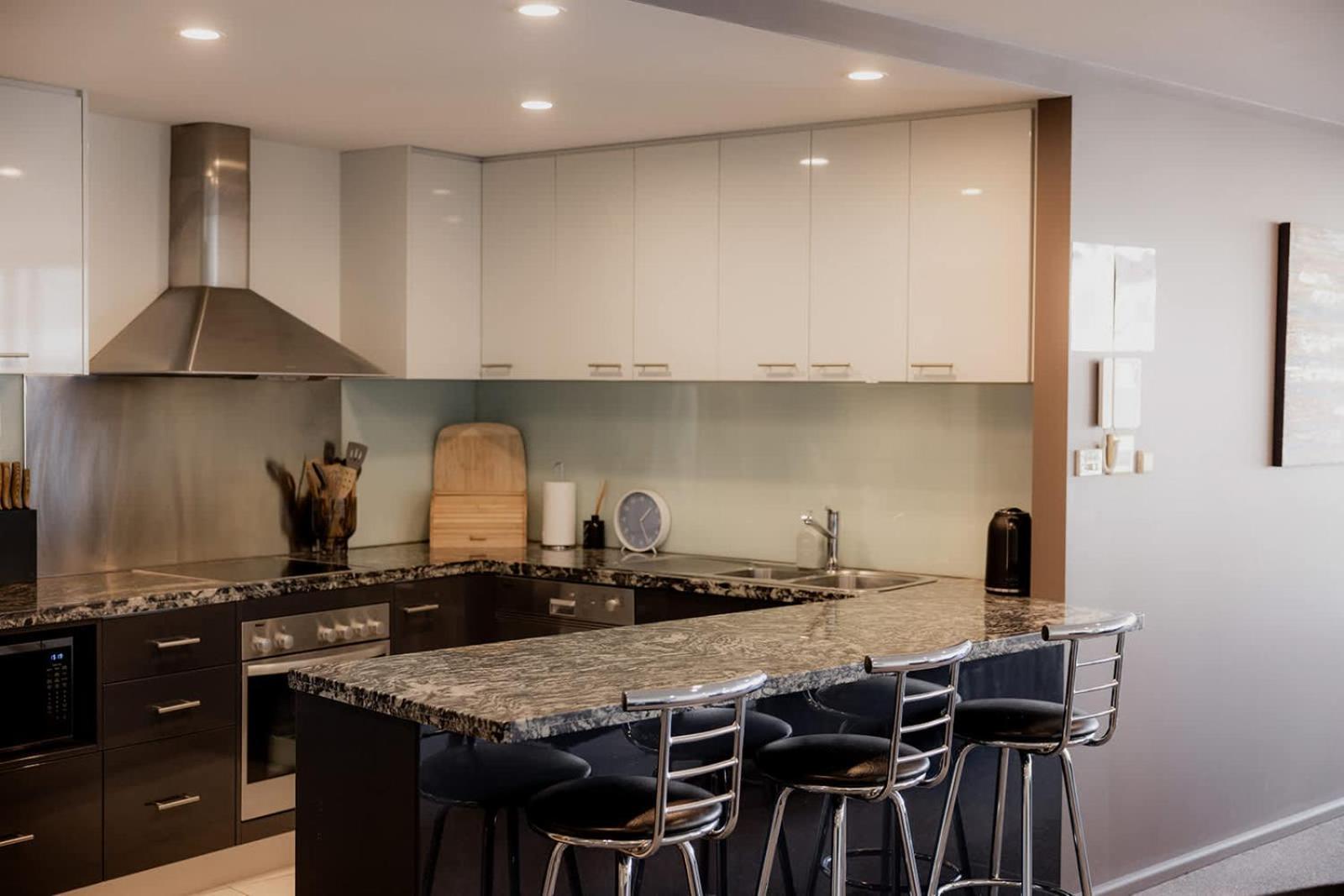 Inner-city 2 Bedroom - Perfectly Located Apartment *