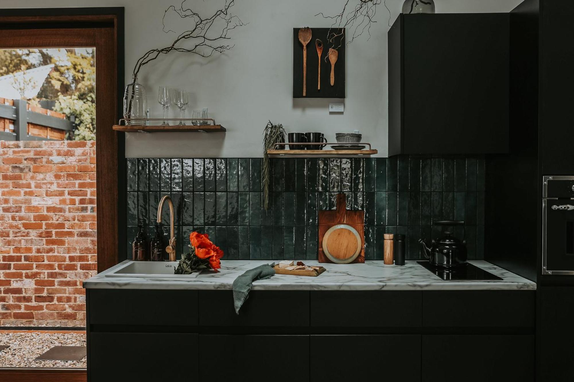 Braithwaite - Chic Retreat With Outdoor Bath Hobart