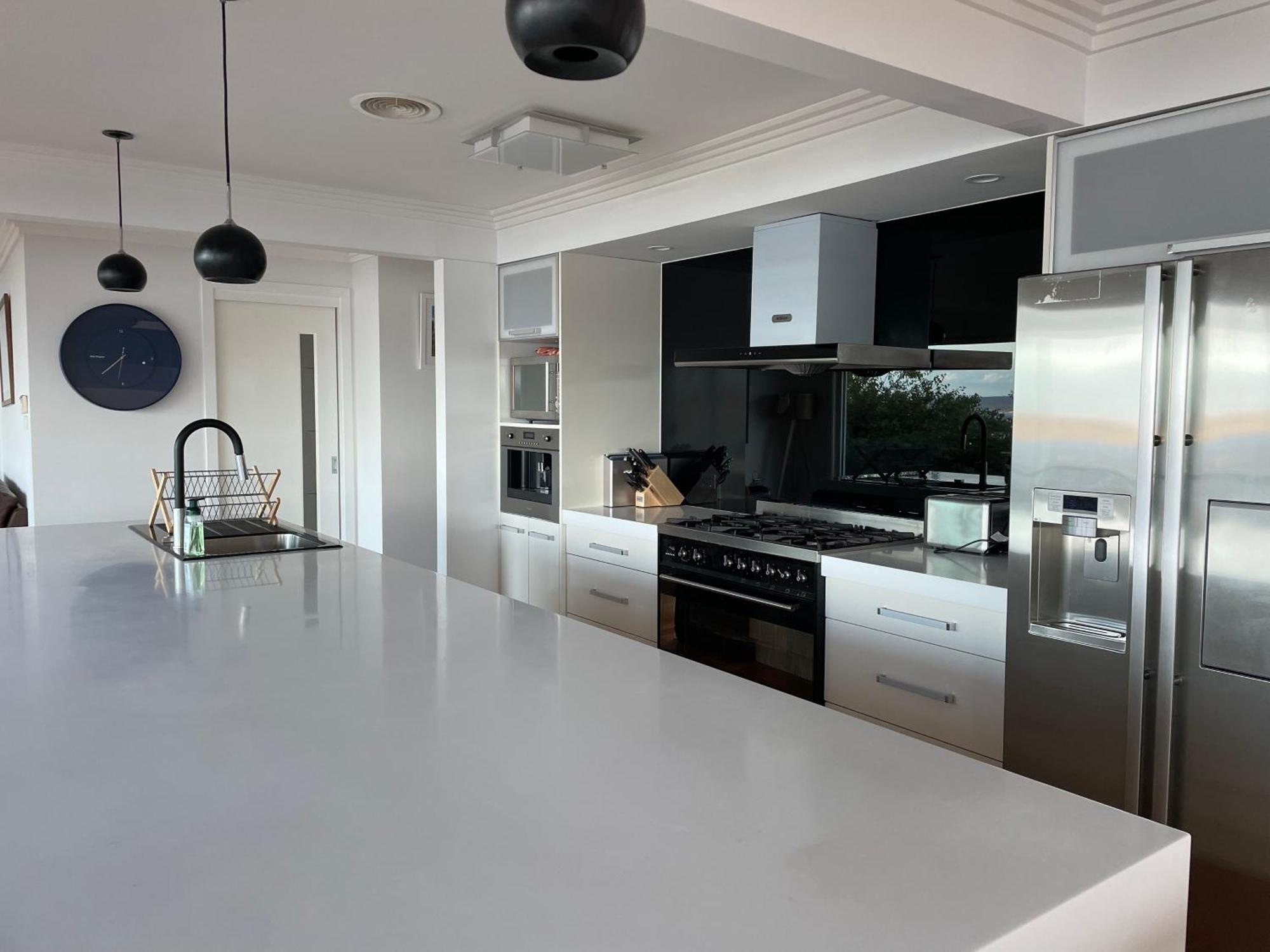 Villa Lipscombe Escape Panoramic Views Luxury And Space Hobart