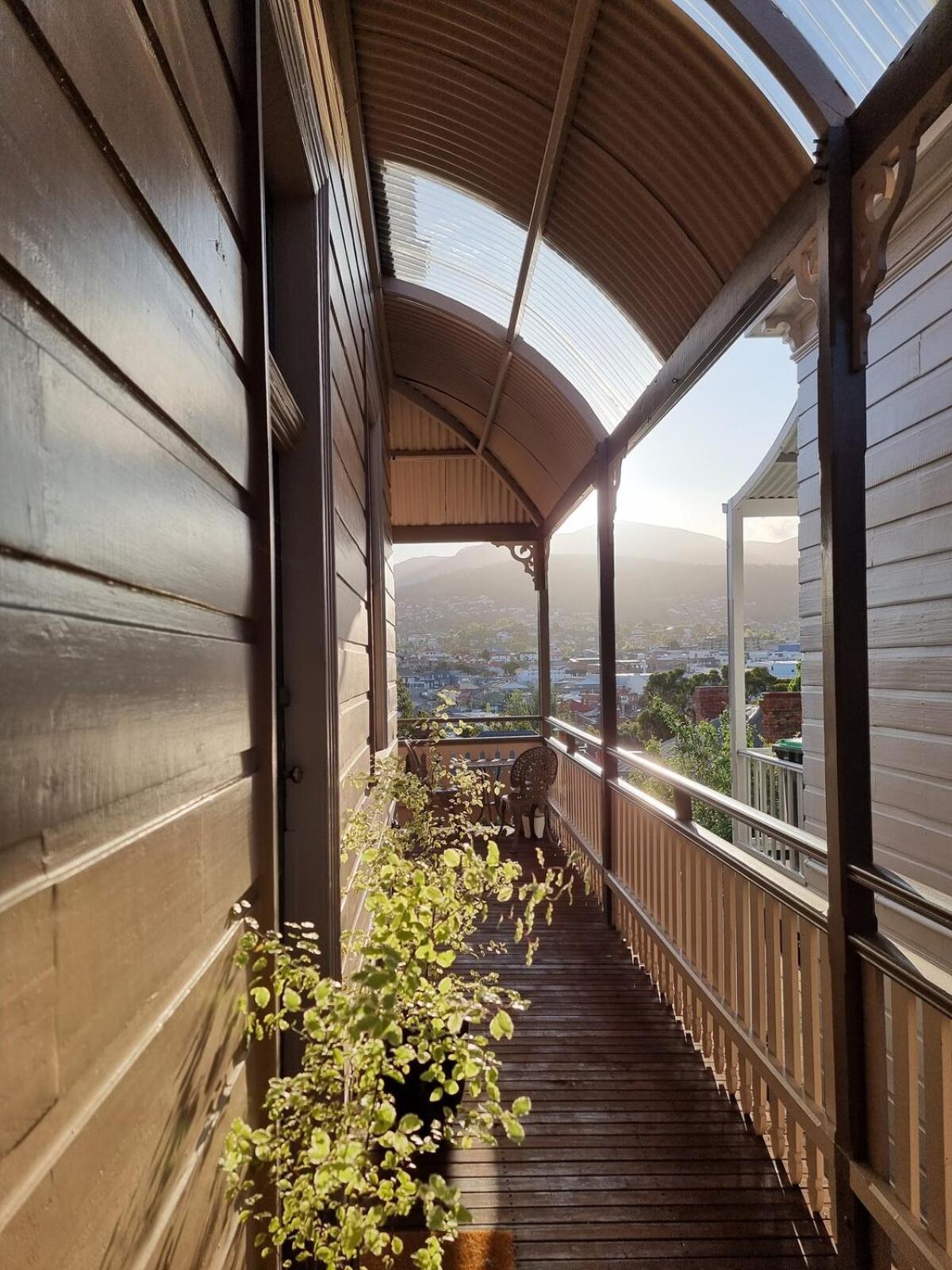 Historic Close To Cbd 3brm With Views Holiday home Hobart