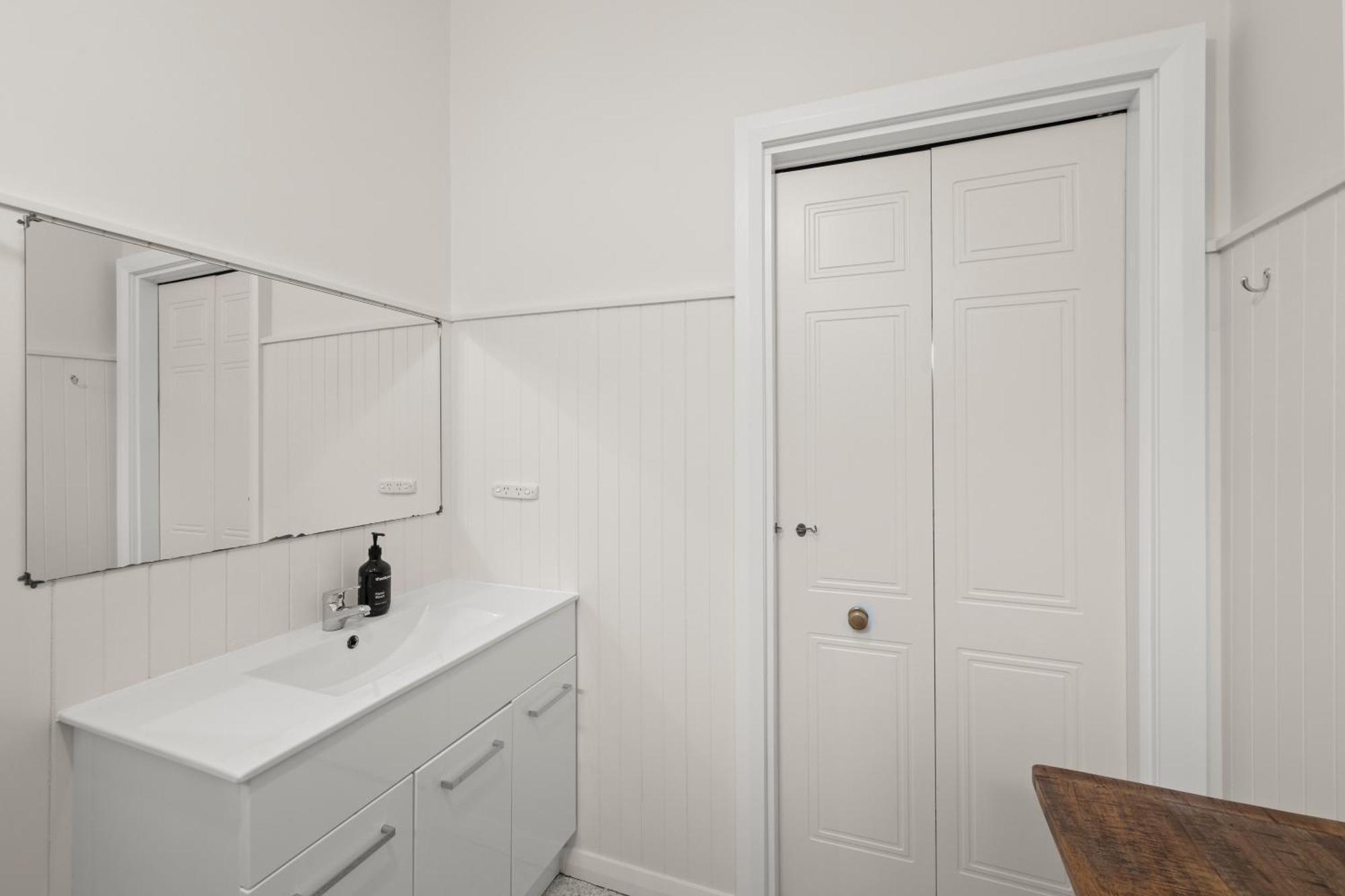 Stylish 3 Bedroom Townhouse - Cbd Holiday home Hobart
