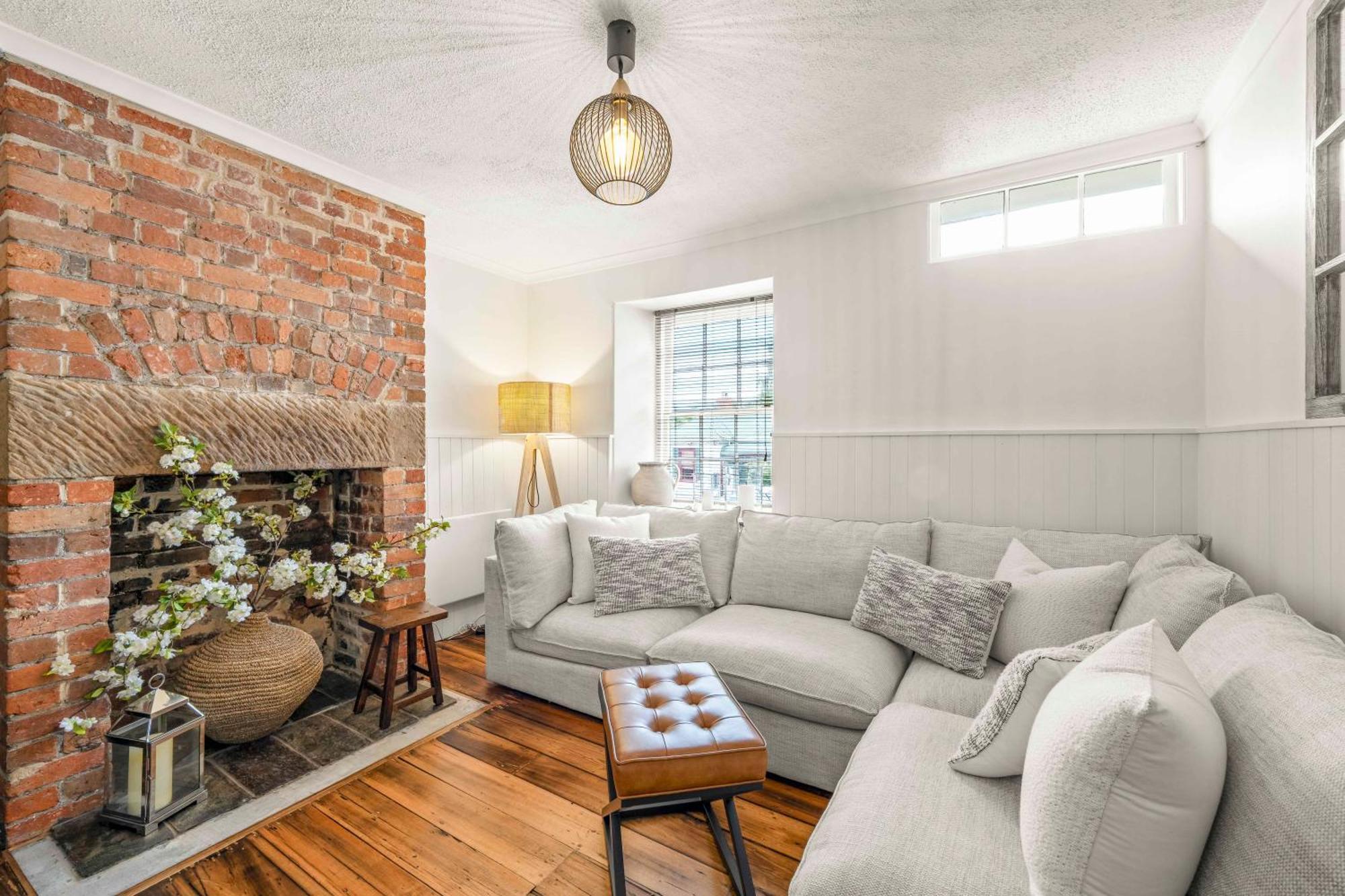 Stylish 3 Bedroom Townhouse - Cbd *