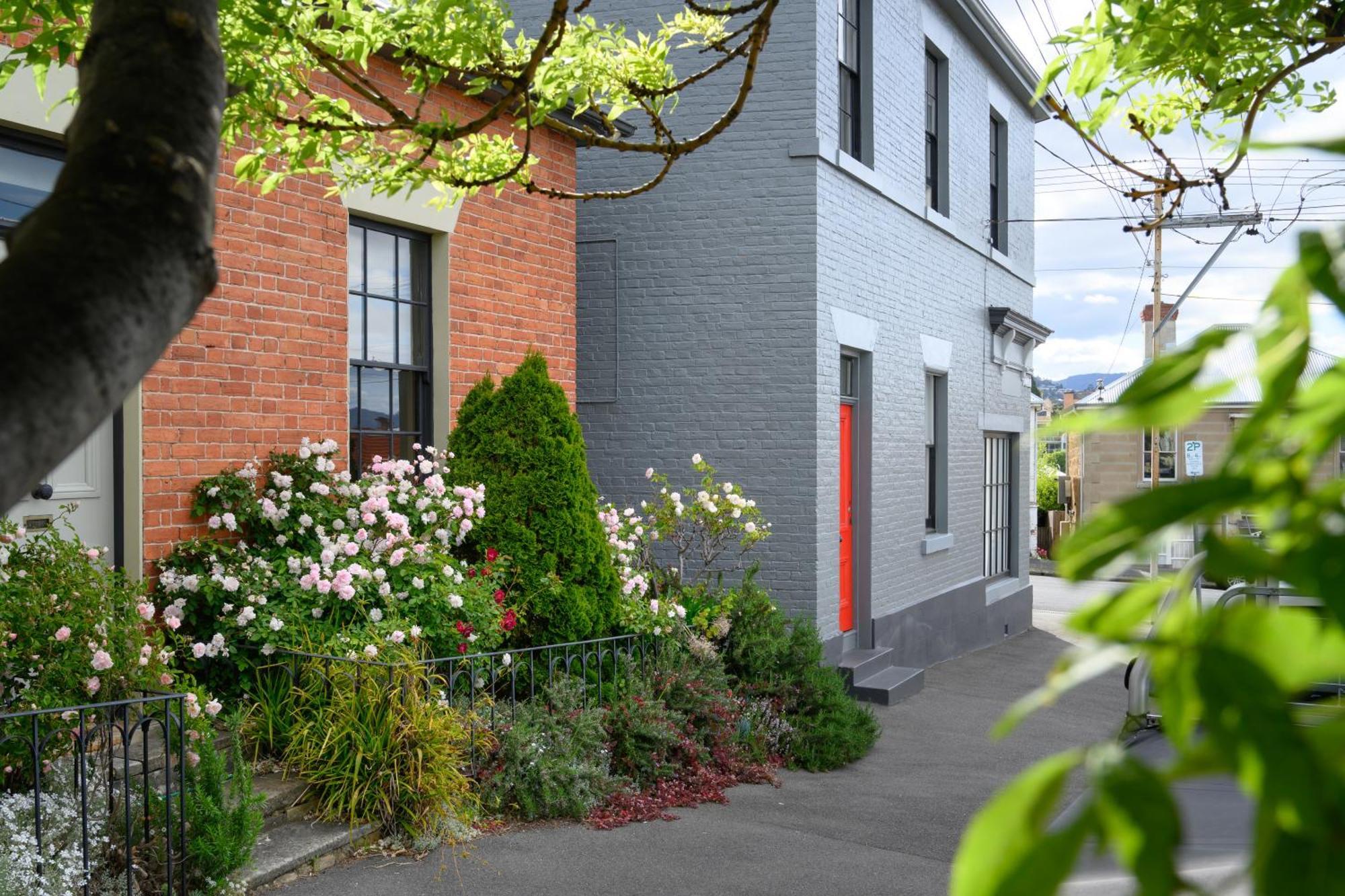 Cromwell - 3 Red Doors Battery Point Apartment Hobart