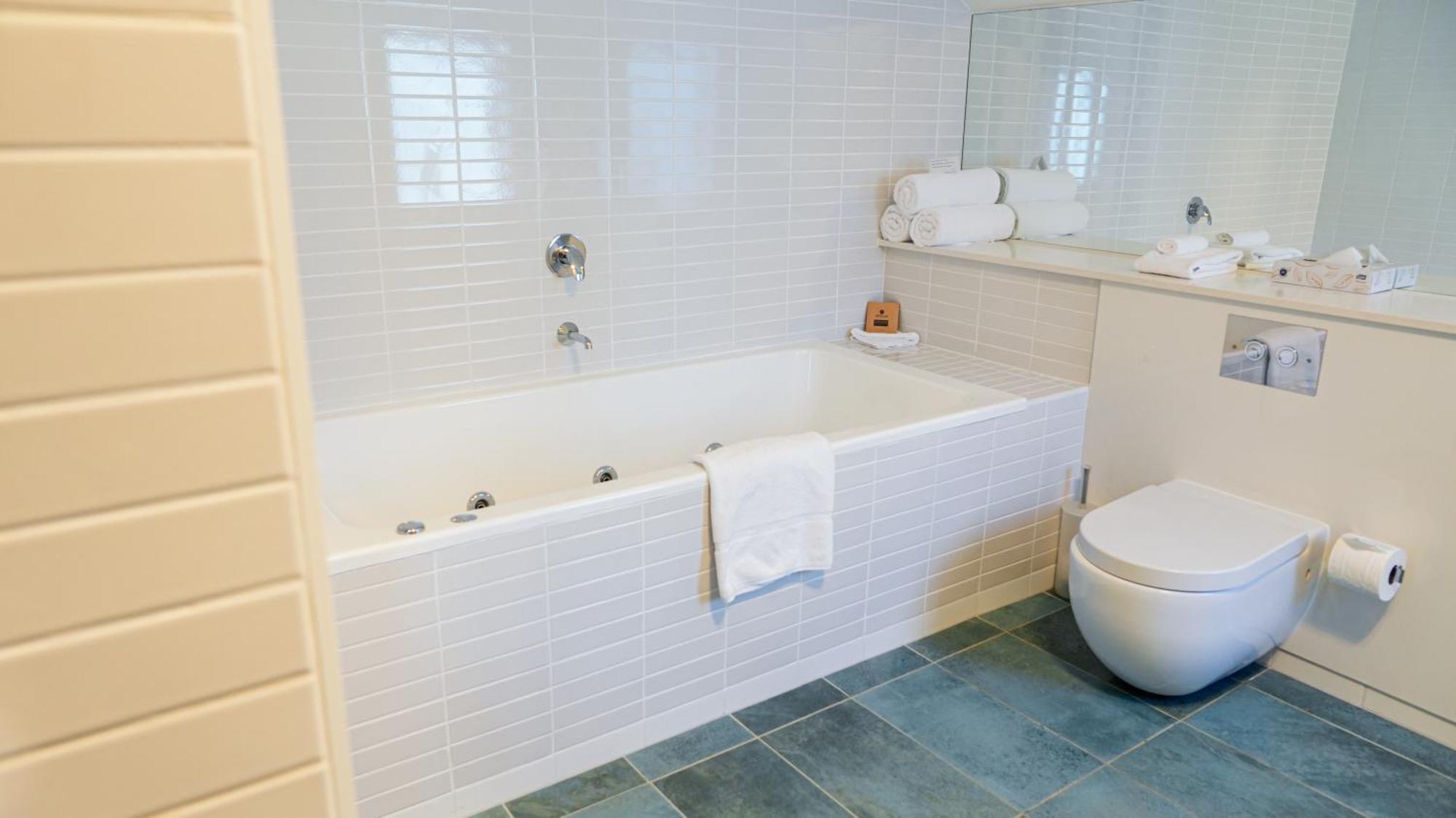 Salamanca Wharf 5* Hobart