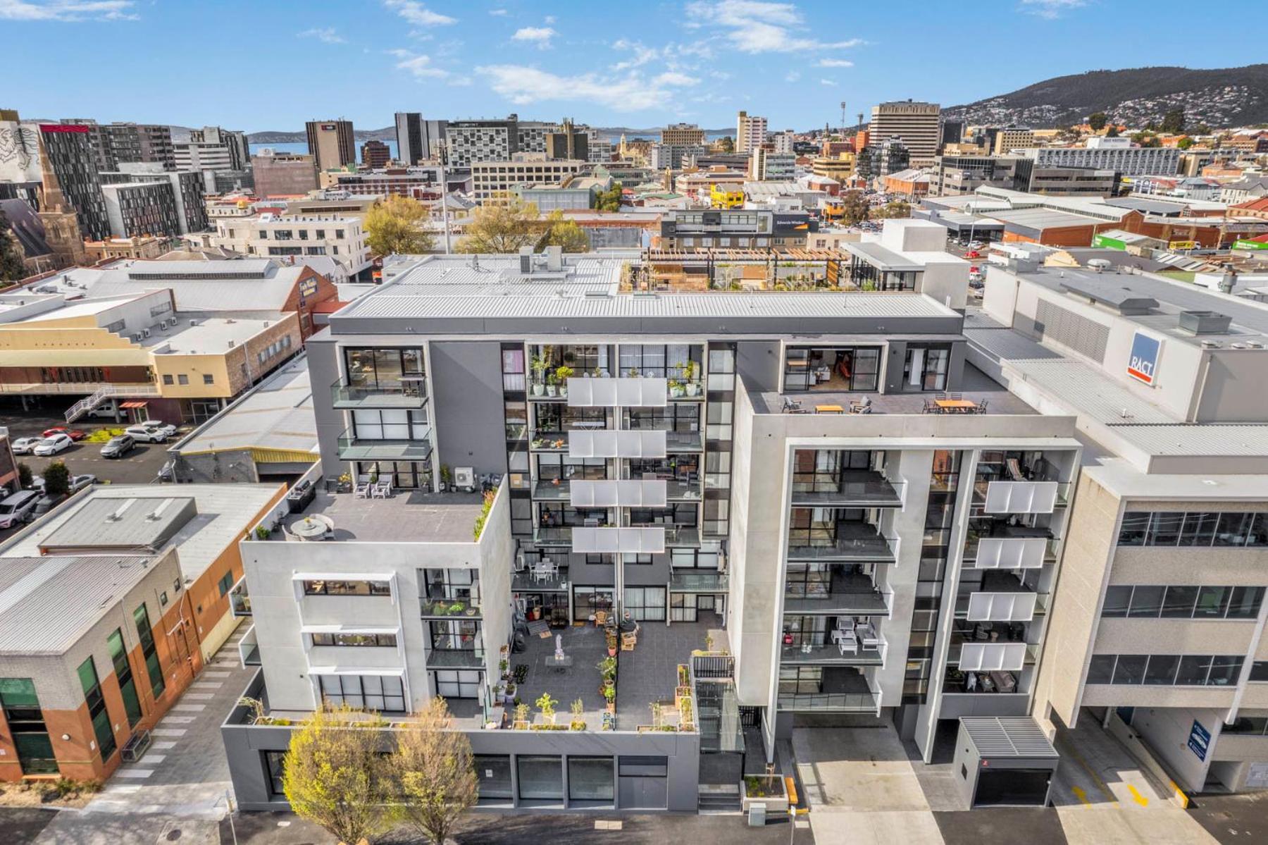 Luxury Penthouse With Terrace & Breathtaking Views Hobart