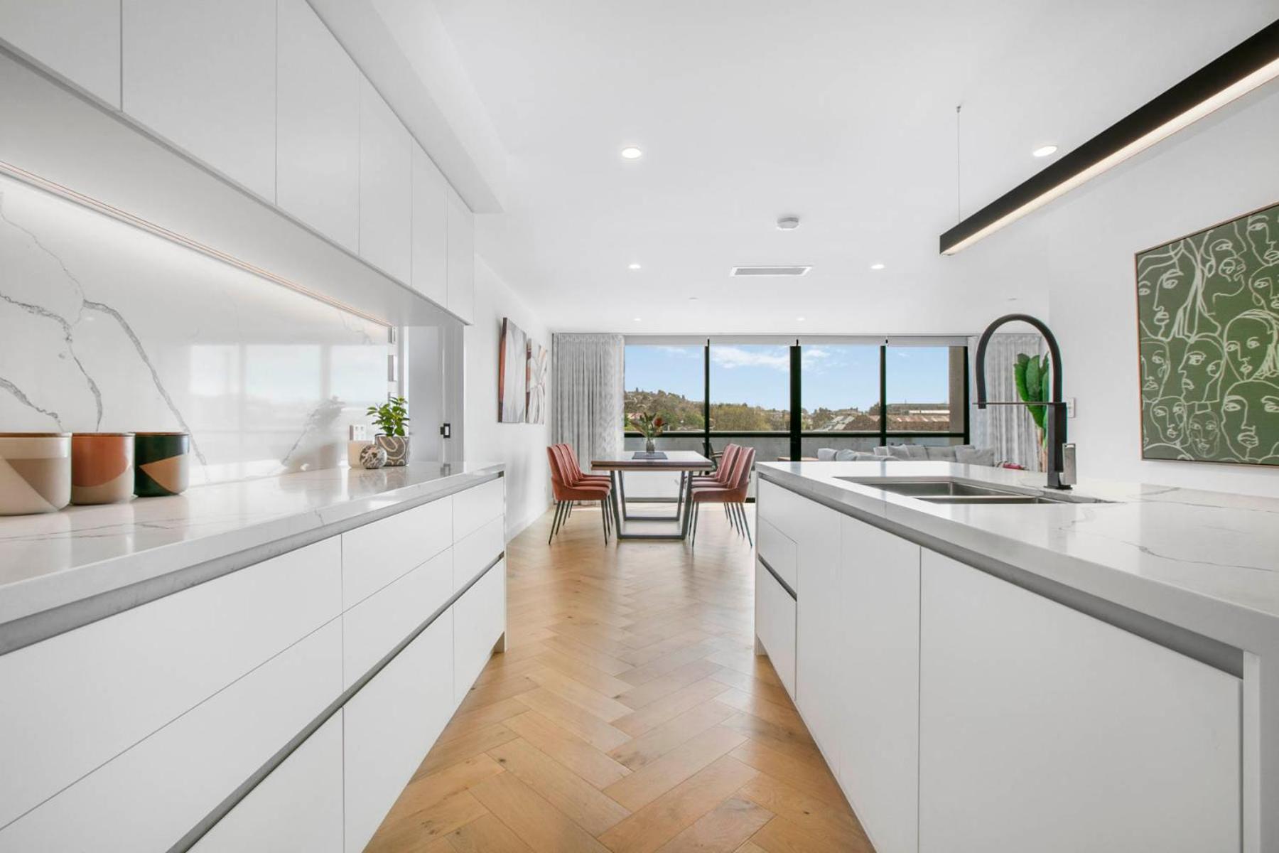 Luxury Penthouse With Terrace & Breathtaking Views * Hobart