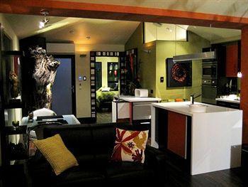 Corinda Contemporary * Hobart