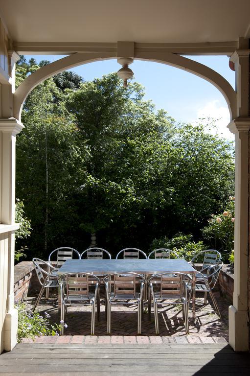 Lowena Cafe And Hobart