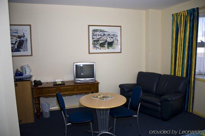 Motel Mayfair Plaza And 4*
